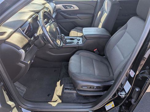 Used 2022 Chevrolet Traverse LT FWD image 10