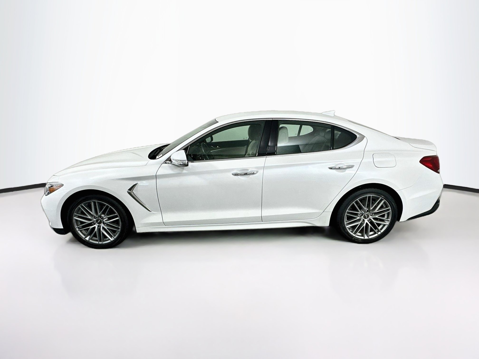 Used 2021 Genesis G70 2.0T RWD image 4