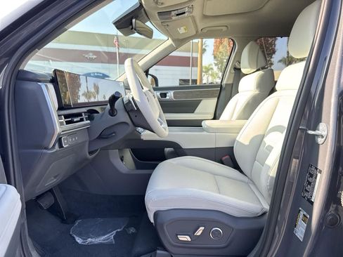 New 2025 Hyundai Santa Fe Limited image 2