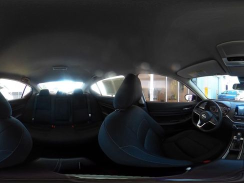 Used 2025 Nissan Altima 2.5 SV FWD image 42