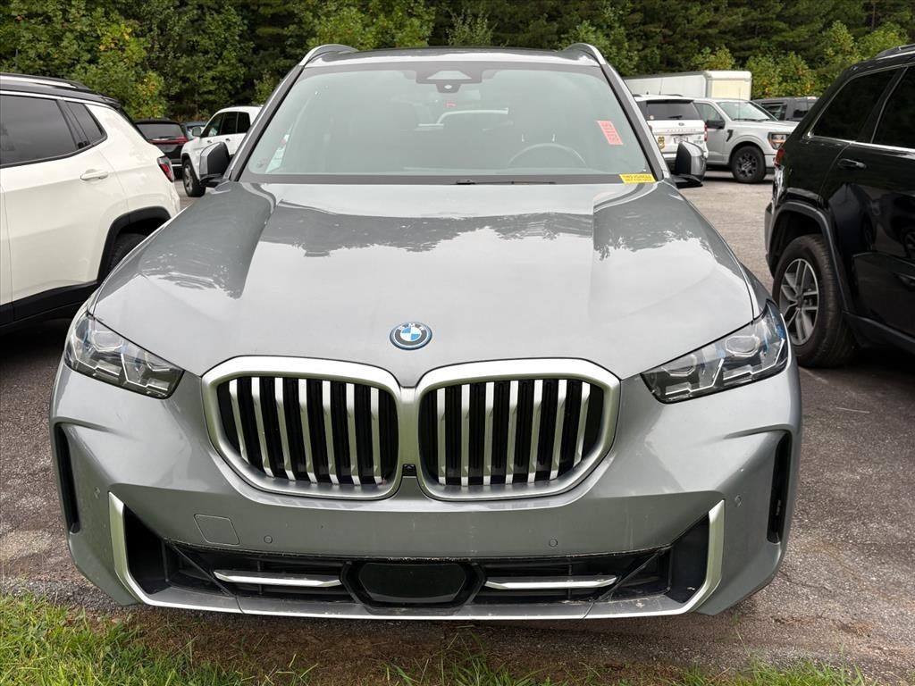 Used 2025 BMW X5 xDrive50e AWD/4WD image 2