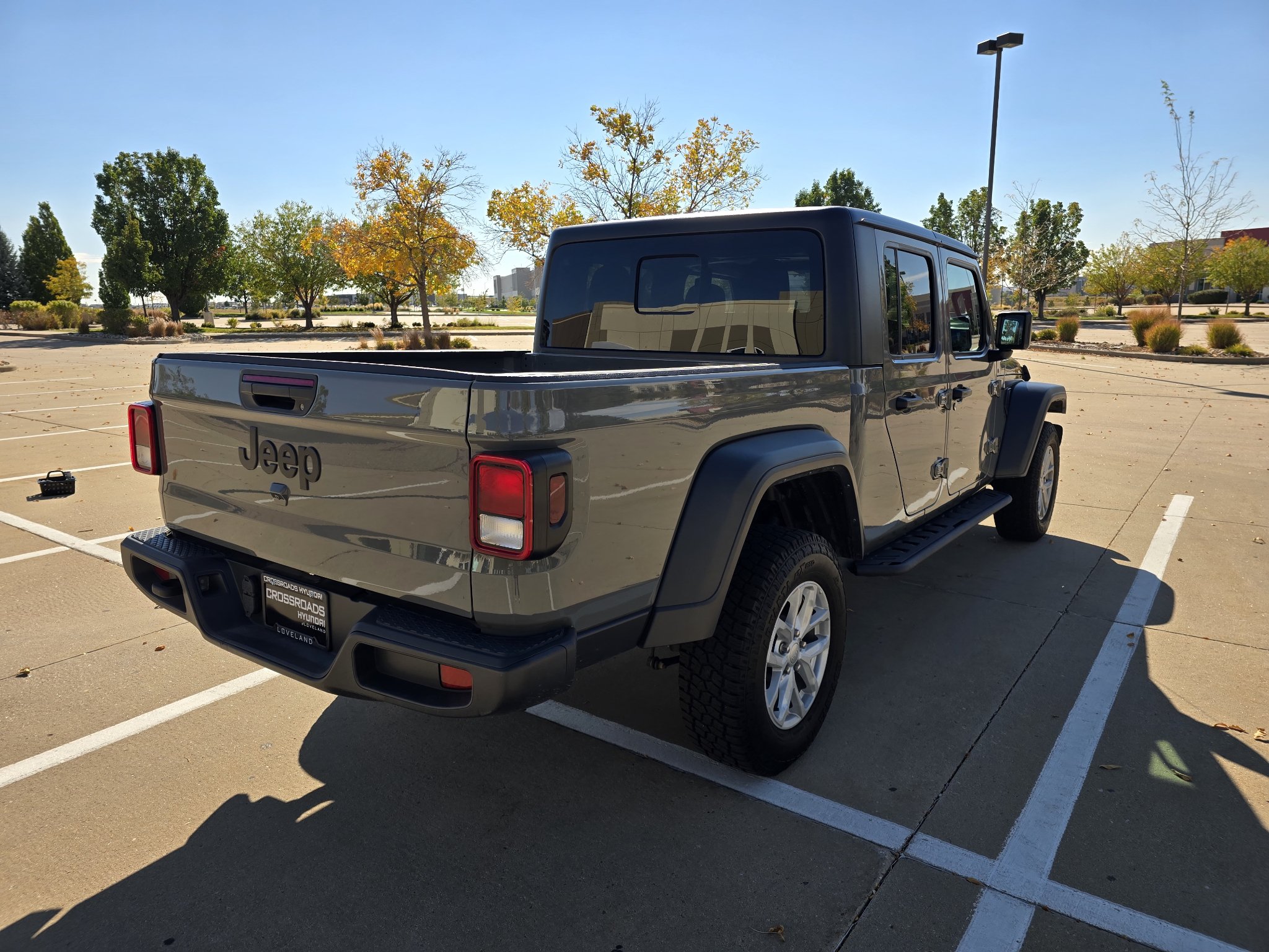 Used 2023 Jeep Gladiator Sport AWD/4WD image 6