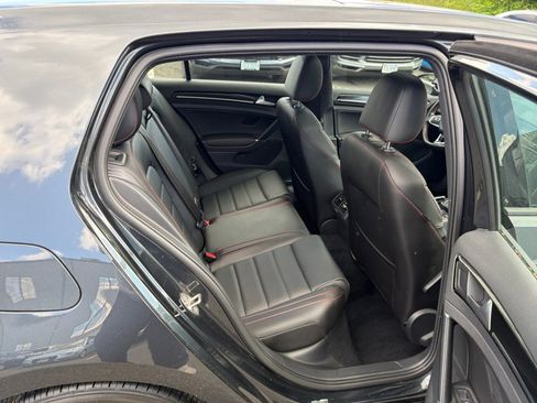 Used 2017 Volkswagen GTI SE image 29