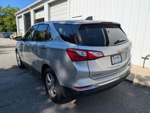 Used 2020 Chevrolet Equinox LT FWD image 2
