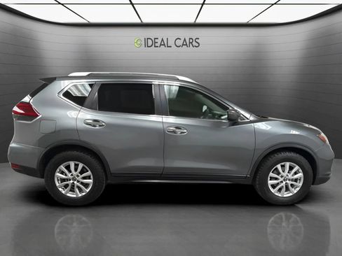 Used 2018 Nissan Rogue SV AWD/4WD image 4