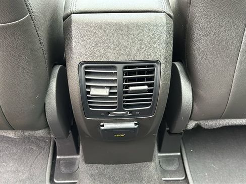 Used 2015 Ford C-MAX SEL w/ Equipment Group 302A FWD image 31