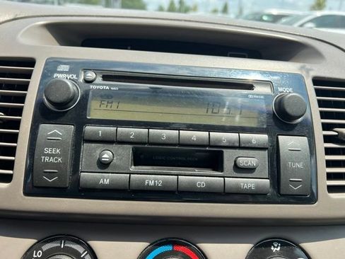 Used 2004 Toyota Camry LE FWD image 15