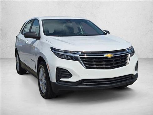 Used 2024 Chevrolet Equinox LS FWD image 3