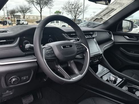 New 2026 Jeep Grand Cherokee Laredo X RWD image 2
