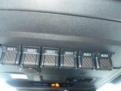 Used 2024 Ford Bronco Everglades image 26