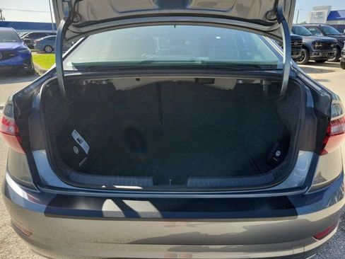 Used 2020 Volkswagen Jetta SEL FWD image 9