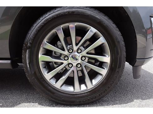 Used 2018 Ford Expedition Limited w/ Equipment Group 301A AWD/4WD image 9
