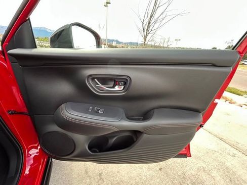 Used 2025 Honda HR-V Sport image 17