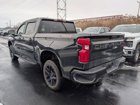 Used 2023 Chevrolet Silverado 1500 LT Trail Boss w/ LPO, Dark Essentials Package image 5