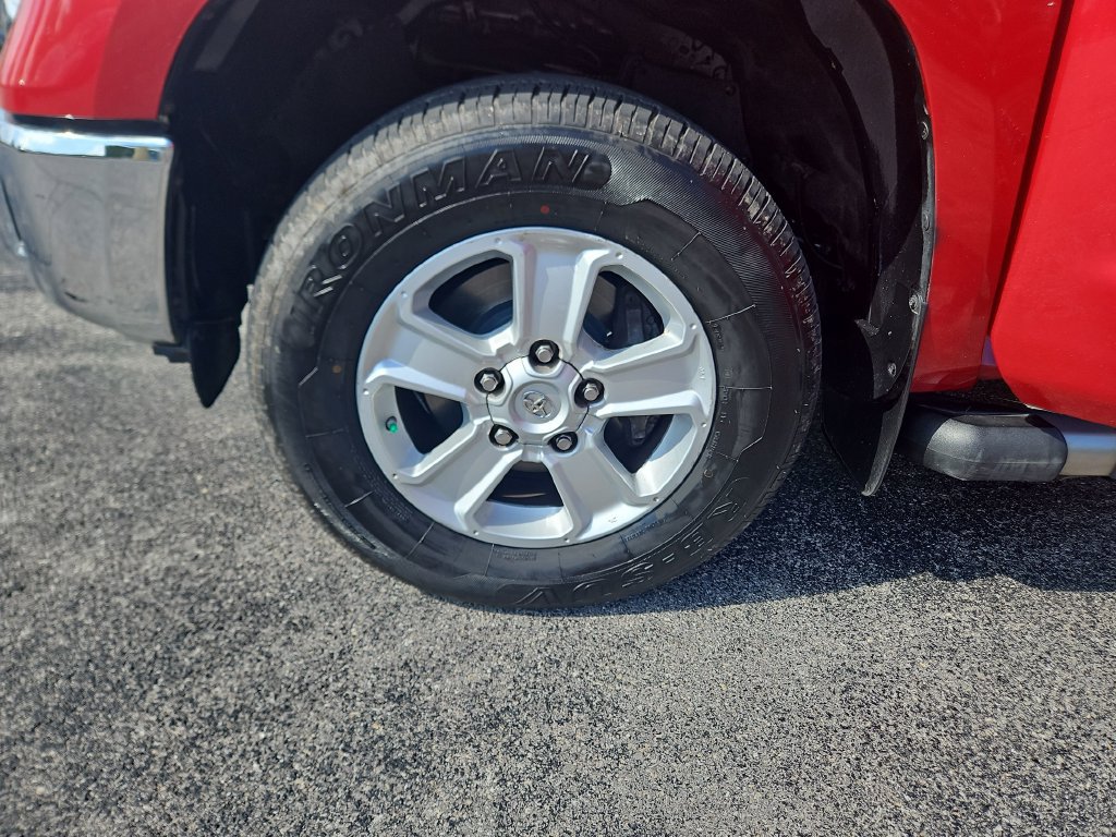 Used 2018 Toyota Tundra SR5 w/ SR5 Upgrade Package AWD/4WD image 26