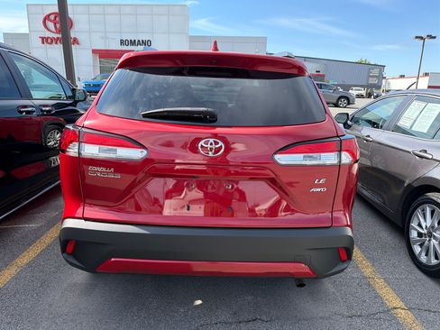 Certified 2022 Toyota Corolla Cross LE AWD/4WD image 5