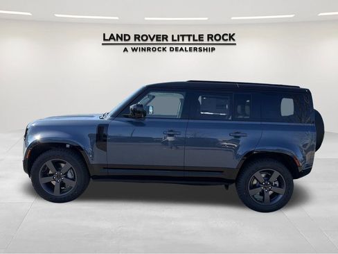 New 2026 Land Rover Defender 110 X-Dynamic SE image 8