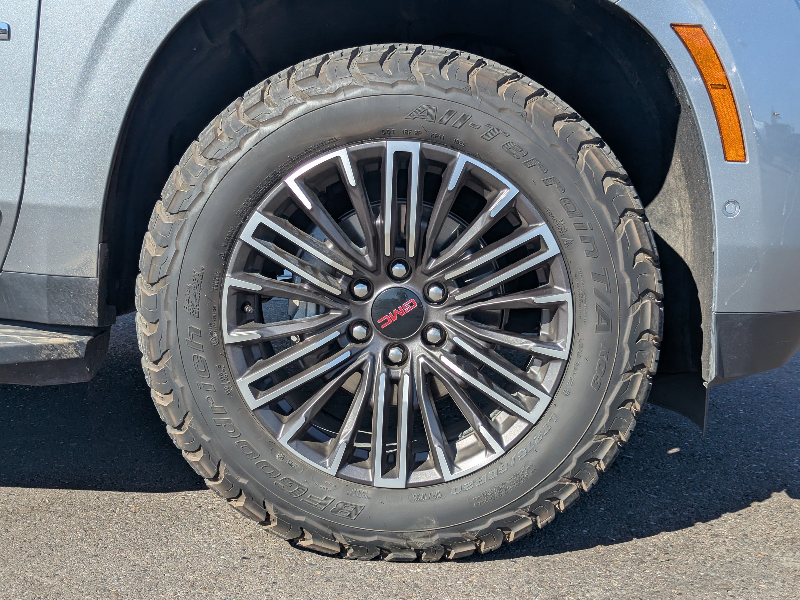 Used 2025 GMC Yukon Elevation AWD/4WD image 53