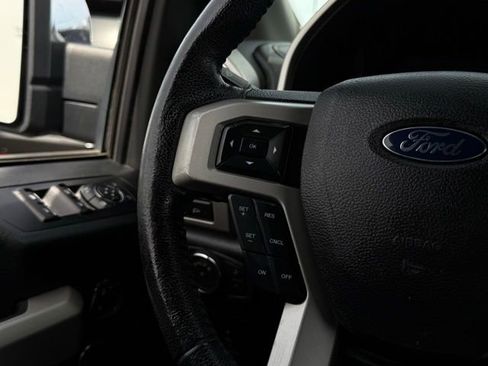 Used 2015 Ford F150 Lariat w/ Equipment Group 502A Luxury AWD/4WD image 11