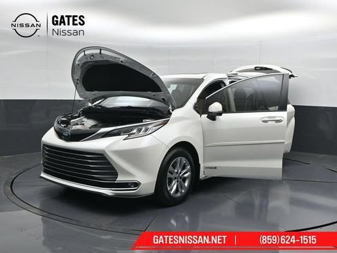 Used 2021 Toyota Sienna Limited w/ Protection Package (TMS) FWD image 63