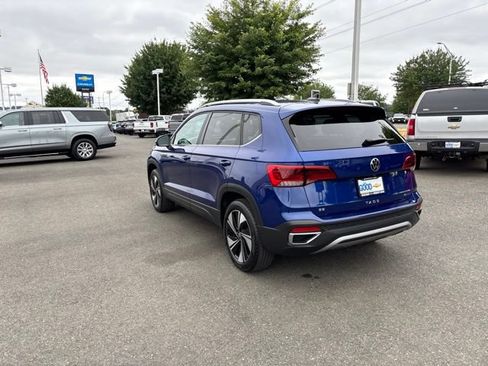 Used 2023 Volkswagen Taos SE AWD/4WD image 3