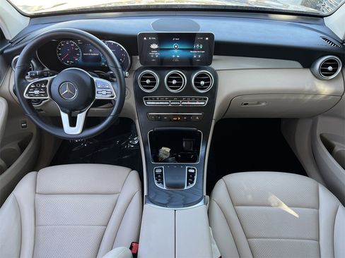 Used 2022 Mercedes-Benz GLC 300 image 8