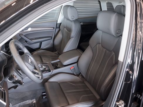 Used 2024 Audi Q5 e Premium w/ Convenience Package AWD/4WD image 8