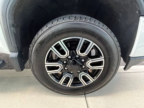 Used 2020 GMC Sierra 2500 AT4 w/ AT4 Premium Package image 36