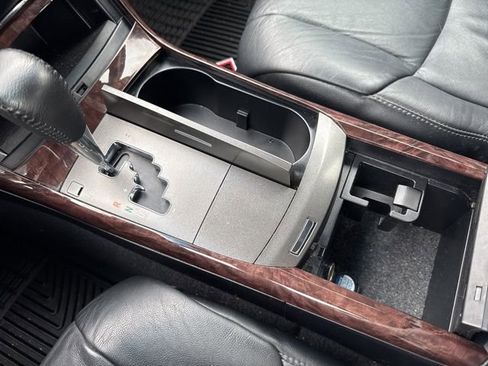 Used 2012 Toyota Avalon Limited image 19