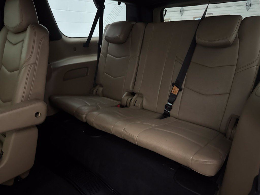 Used 2018 Cadillac Escalade ESV Platinum AWD/4WD image 64