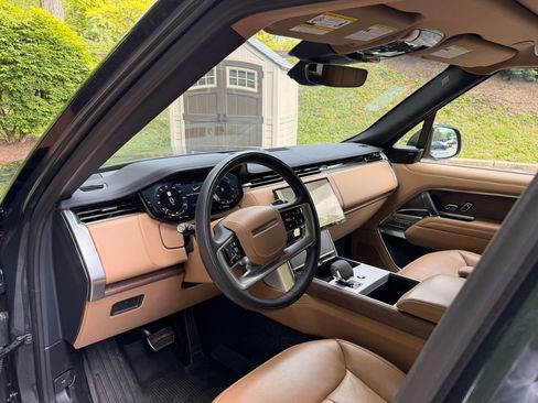 Used 2024 Land Rover Range Rover SE AWD/4WD image 10