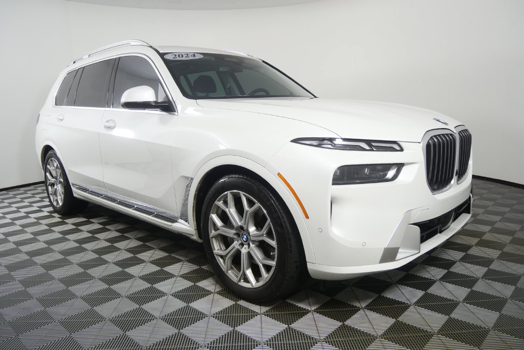 Certified 2024 BMW X7 xDrive40i AWD/4WD image 2