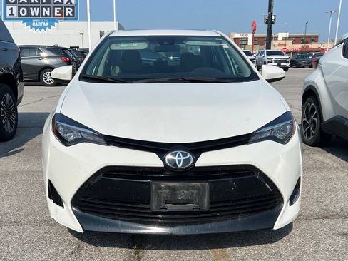 Used 2017 Toyota Corolla LE w/ LE Premium Package w/Moonroof FWD image 2