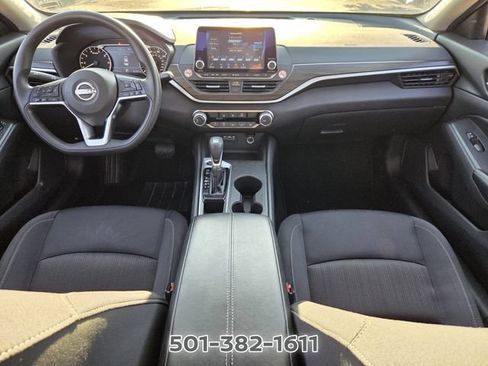 Used 2025 Nissan Altima 2.5 SV FWD image 12