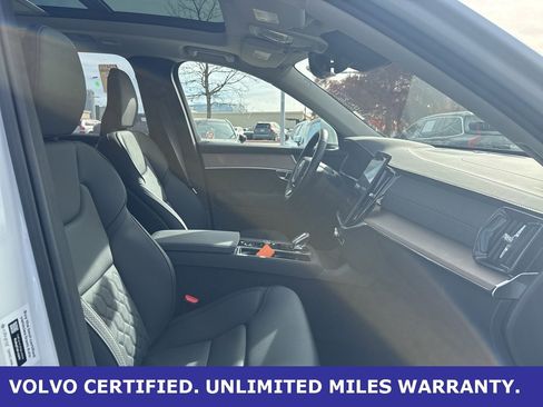 Certified 2025 Volvo XC90 B6 Plus image 10