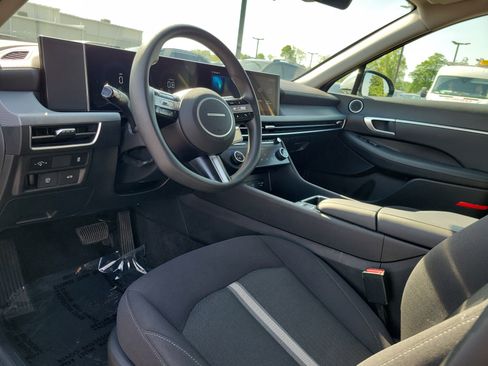 Used 2025 Hyundai Sonata SEL FWD image 19