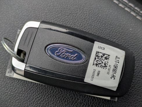 Used 2024 Ford Escape Platinum w/ Premium Technology Package FWD image 33