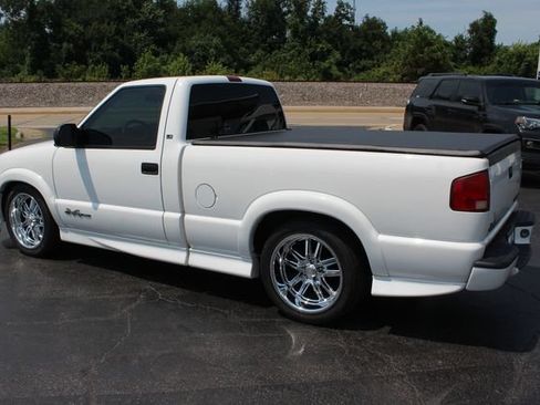 Used 2000 Chevrolet S10 Pickup Xtreme w/ Preferred Equipment Group RWD image 4