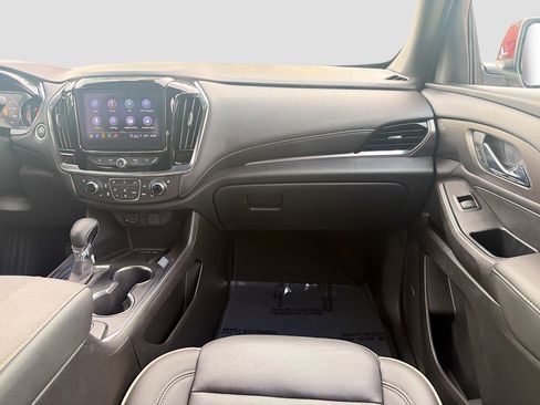 Used 2023 Chevrolet Traverse Premier image 19