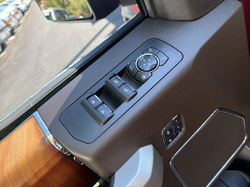 Used 2018 Ford F150 King Ranch w/ Equipment Group 601A Luxury AWD/4WD image 15