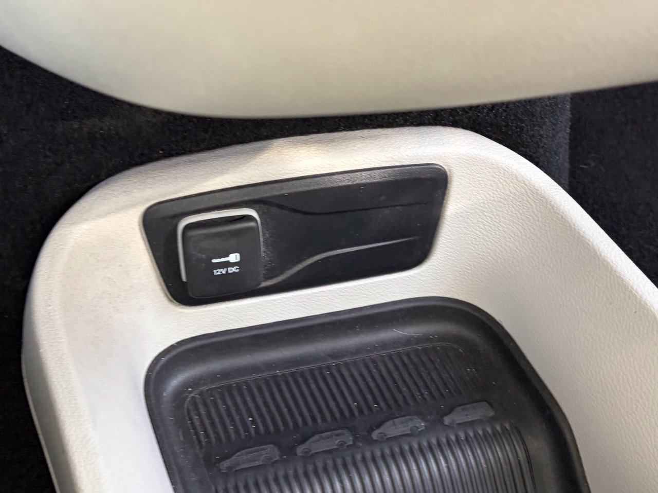 Used 2024 Chrysler Pacifica Limited FWD image 9