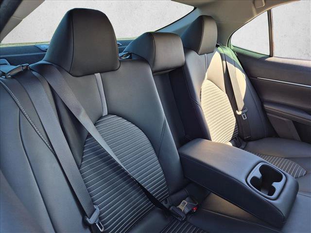Used 2018 Toyota Camry SE FWD image 18