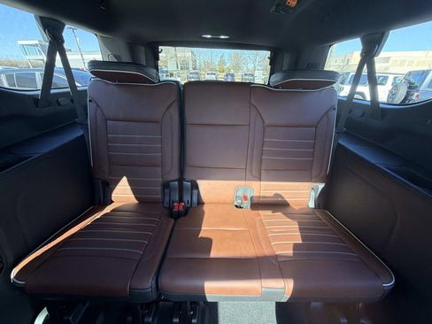 Used 2023 GMC Yukon XL Denali Ultimate image 17