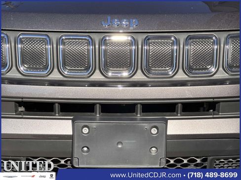 Used 2022 Jeep Compass Latitude image 10