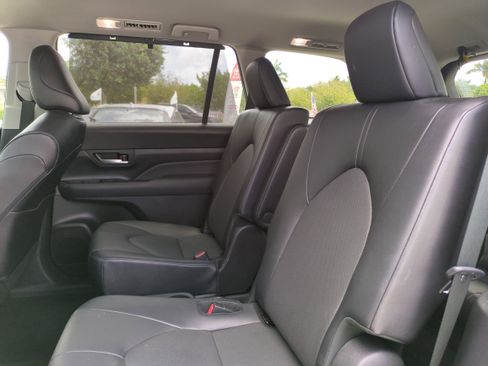 Used 2024 Toyota Grand Highlander XLE image 15