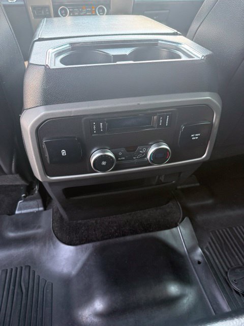 Used 2018 Ford Expedition XLT w/ Equipment Group 202A AWD/4WD image 37
