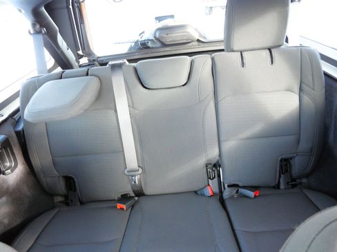 Used 2021 Jeep Wrangler Unlimited Sport image 13