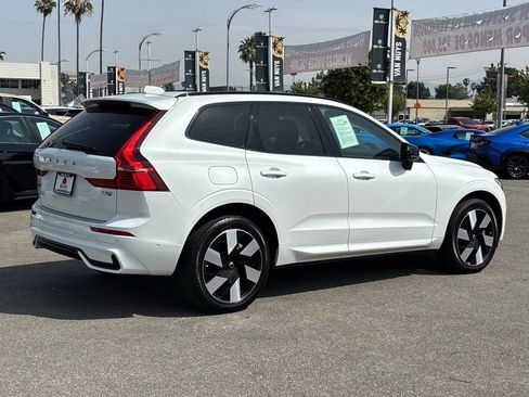 Used 2025 Volvo XC60 T8 Ultra w/ Protection Package Premier AWD/4WD image 4