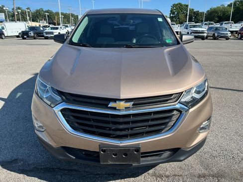 Used 2019 Chevrolet Equinox LS FWD image 2