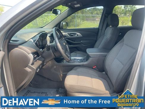 Used 2023 Chevrolet Traverse LT FWD image 19
